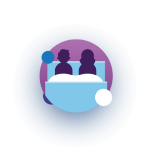 Silhouetten einer Frau und eines Mannes, die im Bett sitzen